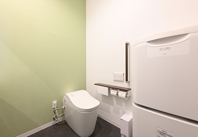お手洗い（おむつ交換台付）
